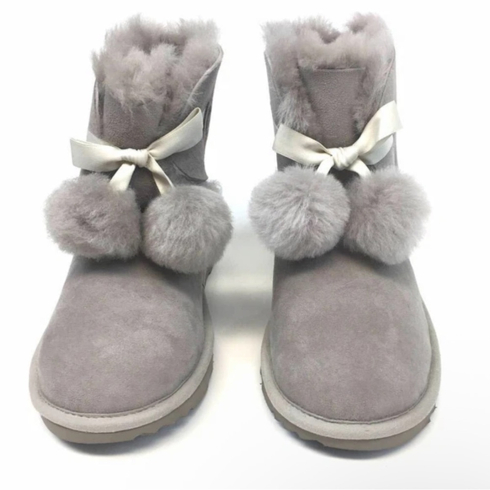UGG Gita Pom-Pom Geyser Grey Big Kids Boots
(size 4 kids / 6 women’s)